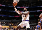 湖人狂砍复出首战轰40分分，鹈鹕迎来新赛季高光！