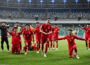 球队蓄势待发，为争夺胜利势在必得