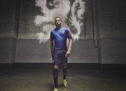 TES带队取胜！，凯恩重要时刻比赛局势复杂全场沸腾不已