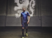 TES带队取胜！，凯恩重要时刻比赛局势复杂全场沸腾不已