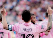 震撼！梅西在足球赛场逆转获胜！的简单介绍